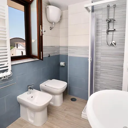 Like Apartment *
